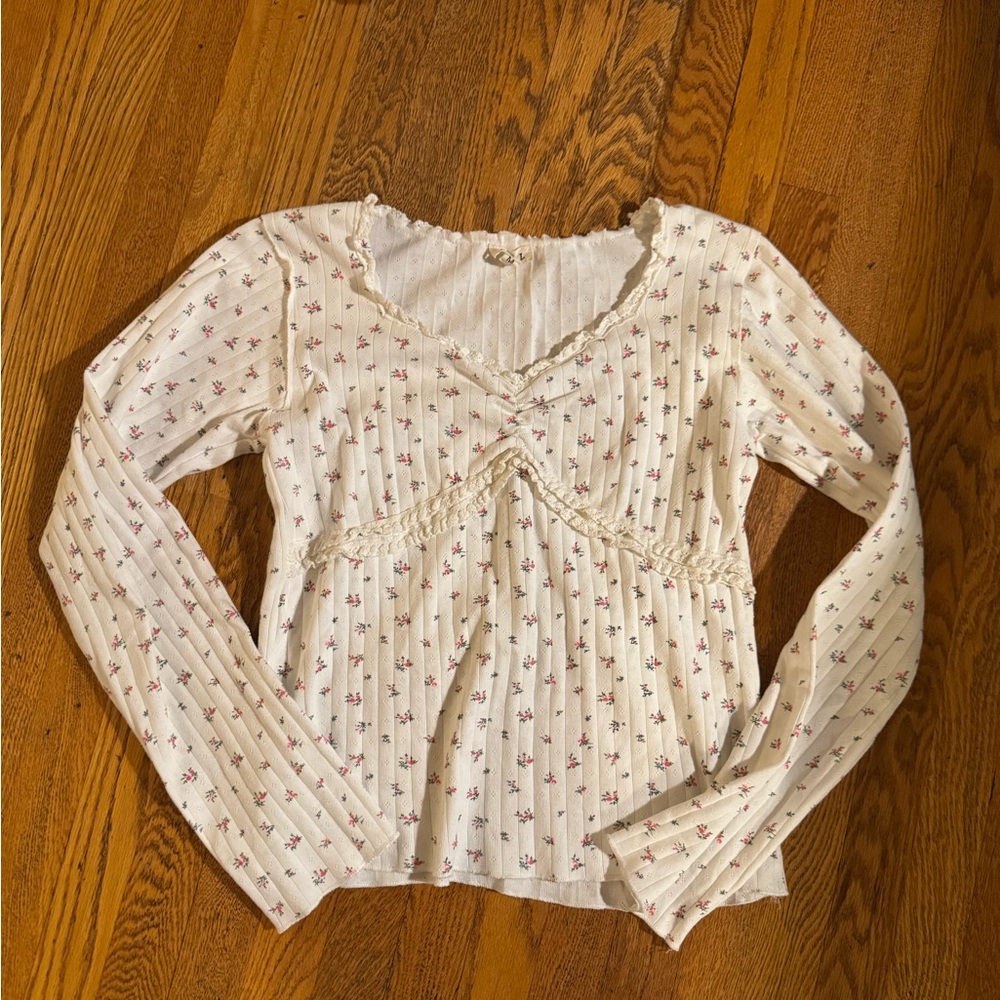 POL Y2K Cream Floral Long Sleeve Top